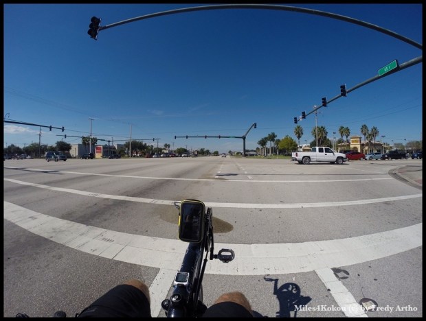 Warten auf "grün" und dann volleKraft in die Pedale.