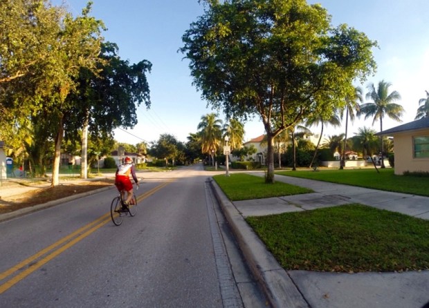 Oft teilten wir am Morgen die Strasse nur mit Rennradfahrern auf der Sonntagsrunde.
