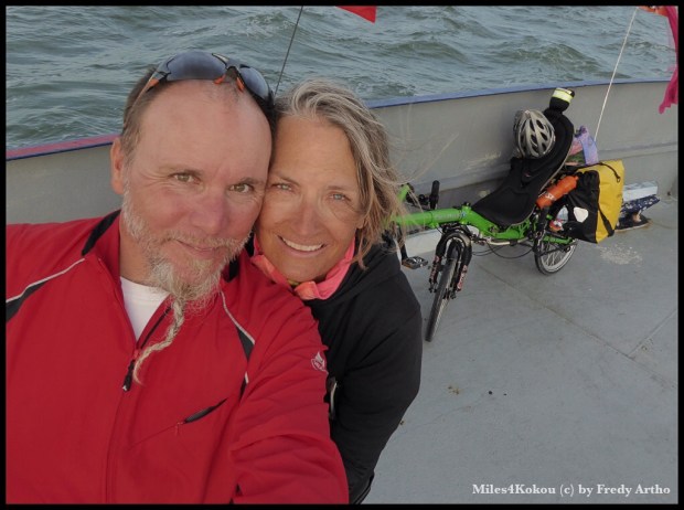 Wir habens geschafft: auf der Fähre!