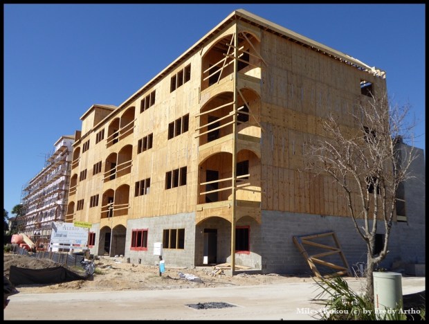 Ohne Verputz ist die Bauweise sichtbar.