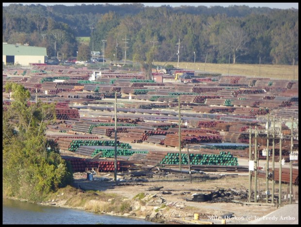 Hier ein "Röhrenlager" in amerikanischen Dimensionen. Es gibt viel zu verlegen.