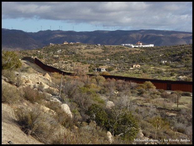 Blick über den Grenzzaun nach Mexiko.