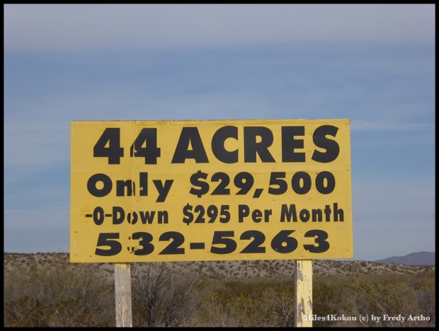 Wer will kann hier auch ein Stück Land kaufen.  178'000 Quadratmeter zu 16 Rappen. Nicht schlecht oder? Ruft einfach die Nummer an :-)