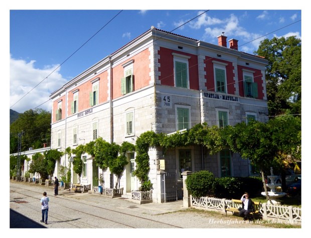Das Bahnhofgebäude erzählt von einer prunkvollen Vergangenheit. 